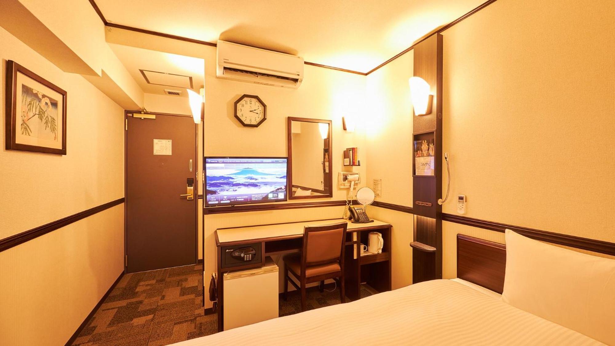 Toyoko Inn Tsu Eki Nishi Guchi Pokoj fotografie